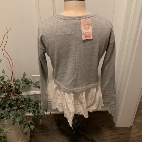 Charmed Hearts NWT Women's Knit Top - Picture 3 of 8